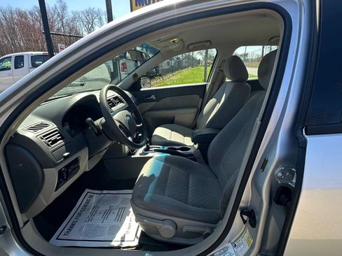 Used 2011 Ford Fusion S image 15