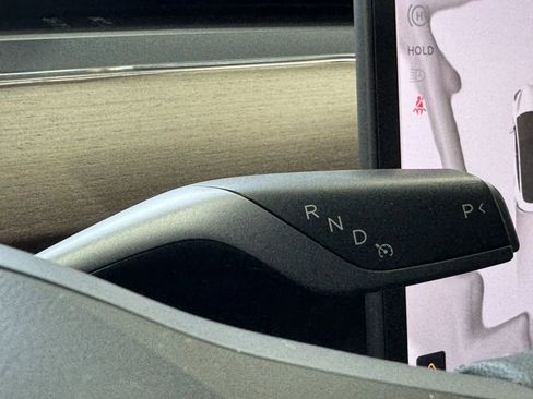 Used 2023 Tesla Model 3 Standard Range image 18