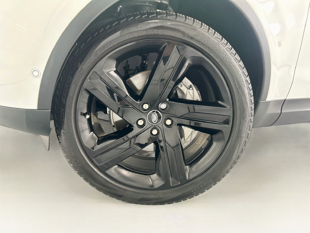 Used 2025 Land Rover Discovery S AWD/4WD image 29