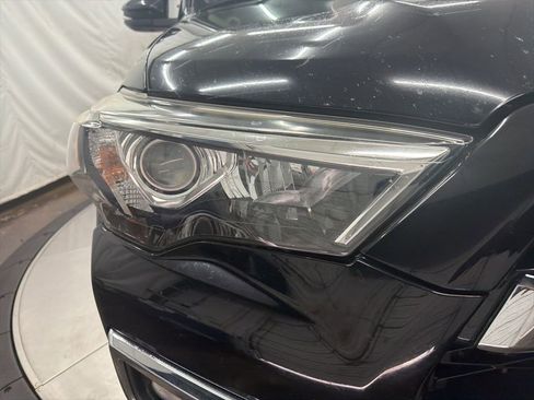 Used 2018 Toyota 4Runner Limited image 10