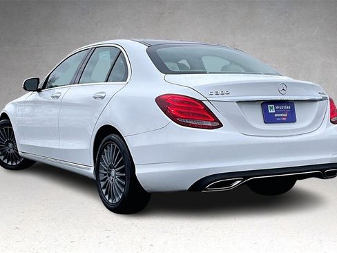 Used 2015 Mercedes-Benz C 300 4MATIC Sedan image 4