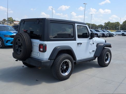 Used 2022 Jeep Wrangler Sport AWD/4WD image 5