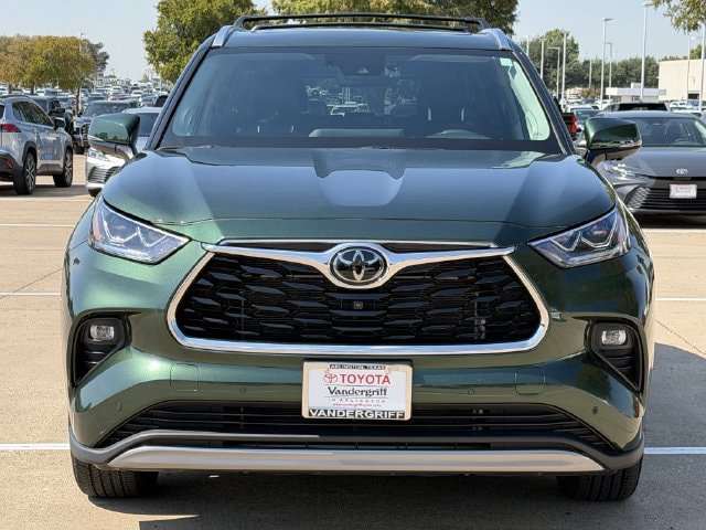 Used 2025 Toyota Highlander Platinum AWD/4WD image 8