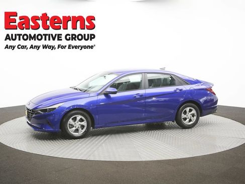 Used 2023 Hyundai Elantra SE w/ Preferred Accessory Package FWD image 57