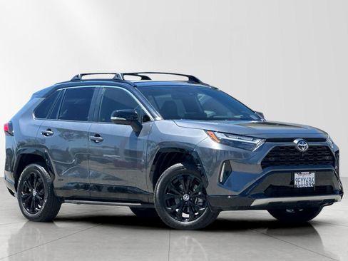Used 2023 Toyota RAV4 XSE AWD/4WD image 1