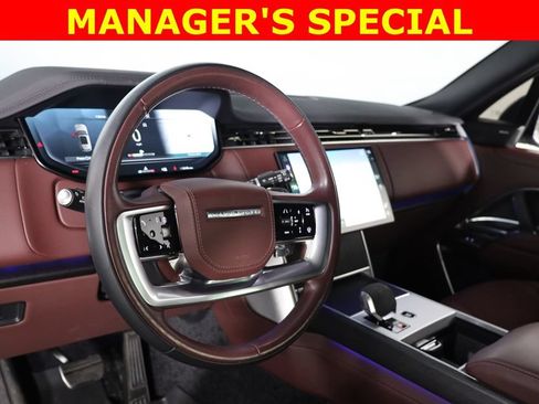 Used 2025 Land Rover Range Rover SE AWD/4WD image 32