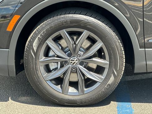 Used 2023 Volkswagen Tiguan SE image 28