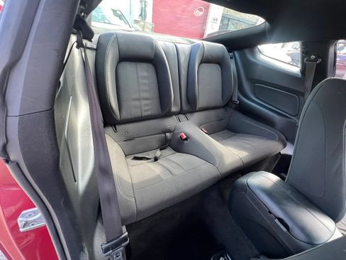 Used 2018 Ford Mustang Coupe RWD image 26