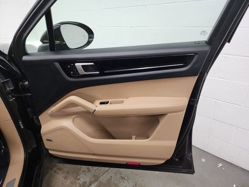 Used 2019 Porsche Cayenne AWD/4WD image 31