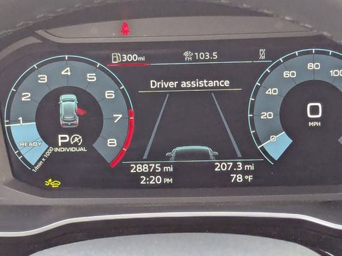 Used 2025 Audi Q3 2.0T Premium image 29