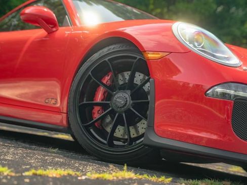 Used 2015 Porsche 911 GT3 RWD image 31