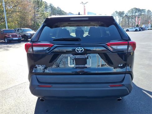 Used 2019 Toyota RAV4 LE image 2
