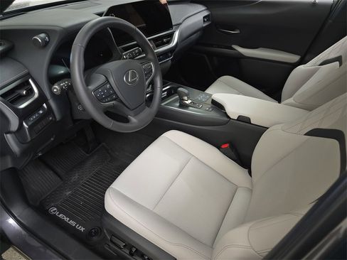 Certified 2025 Lexus UX 300h 300h Premium w/ Accessory Package (Z2) image 19