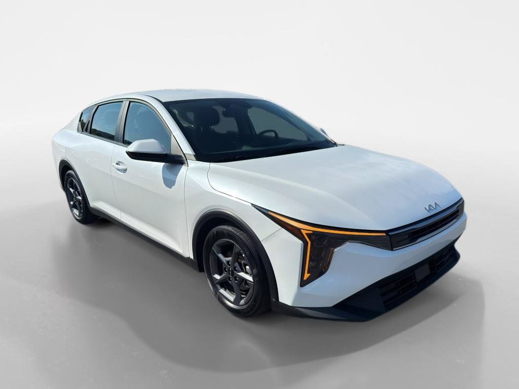 Used 2025 Kia K4 FWD image 7