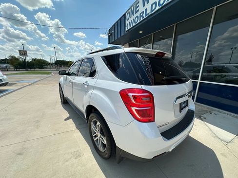Used 2017 Chevrolet Equinox Premier w/ Enhanced Convenience Package FWD image 3