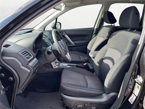 Used 2018 Subaru Forester 2.5i Premium w/ All-Weather Package image 10