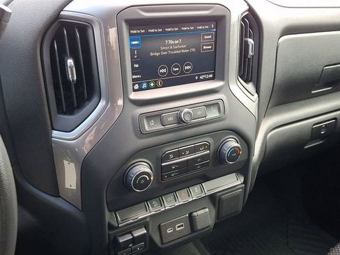 Used 2021 Chevrolet Silverado 1500 Custom Trail Boss w/ LPO, Dark Essentials Package image 19