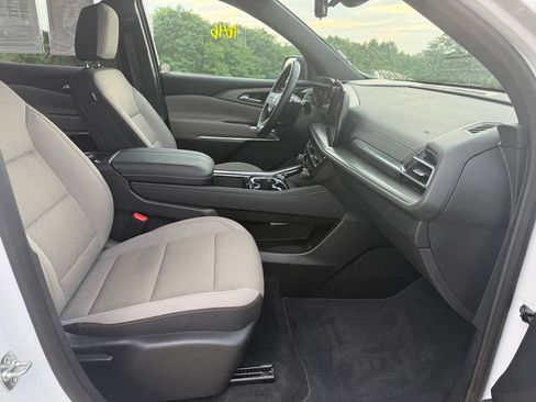 Used 2026 Chevrolet Traverse LT w/ Driver Confidence Package FWD image 23