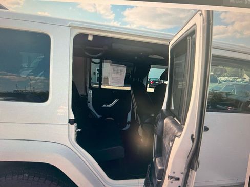 Used 2014 Jeep Wrangler Unlimited Rubicon AWD/4WD image 11