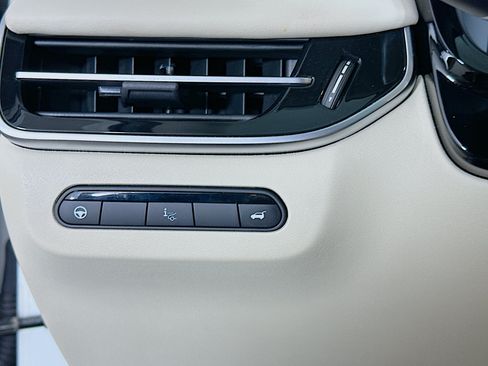 Used 2023 INFINITI QX60 Luxe w/ Vision Package FWD image 17