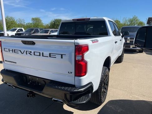Used 2025 Chevrolet Silverado 1500 LT Trail Boss w/ Convenience Package II AWD/4WD image 5