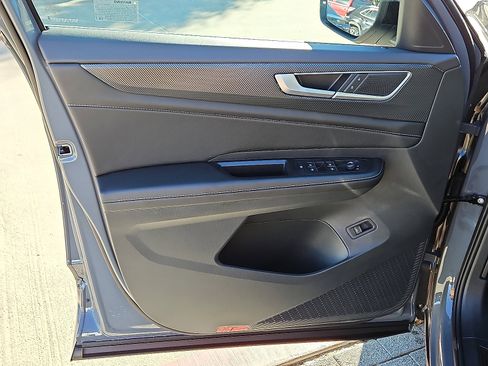 New 2026 Volkswagen Atlas Cross Sport SEL R-Line image 14