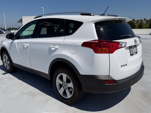 Used 2015 Toyota RAV4 XLE FWD image 5