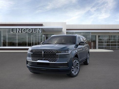 New 2026 Lincoln Navigator L Reserve AWD/4WD image 2