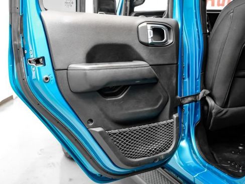 Used 2020 Jeep Wrangler Unlimited Sahara AWD/4WD image 39