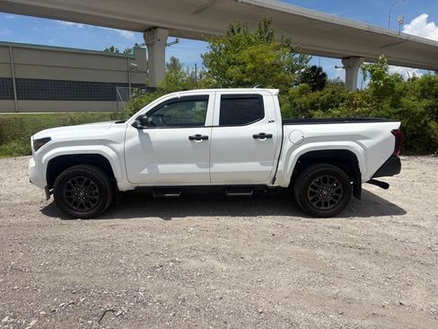 Used 2025 Toyota Tacoma SR w/ SR Upgrade Package RWD image 6