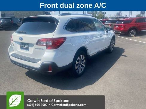 Used 2019 Subaru Outback 2.5i Touring AWD/4WD image 4