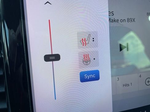 Used 2024 Chrysler Pacifica Touring-L image 21