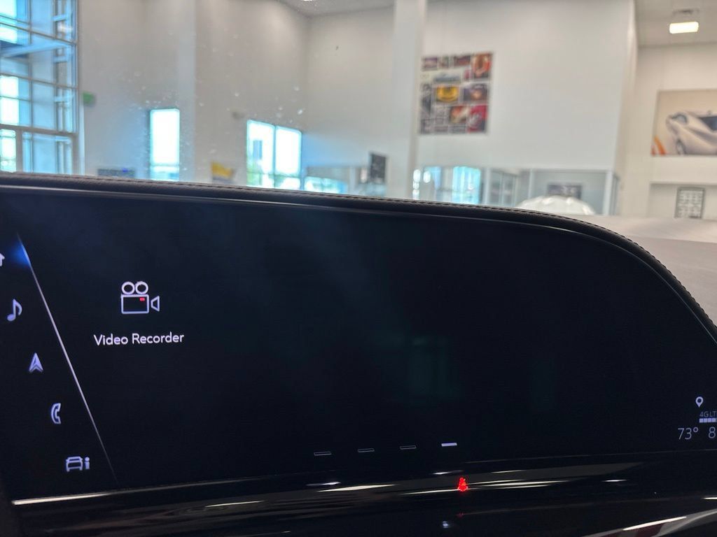 Used 2024 Cadillac Escalade ESV V AWD/4WD image 35