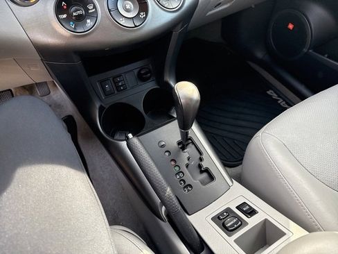 Used 2010 Toyota RAV4 Limited image 18