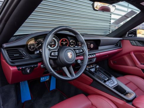 Certified 2023 Porsche 911 Carrera GTS image 4