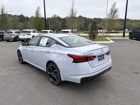 Used 2024 Nissan Altima 2.5 SR w/ SR Premium Package image 5