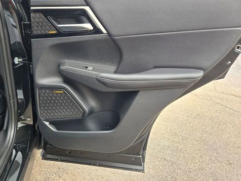 New 2025 Mitsubishi Outlander SE image 9