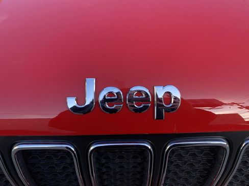 Used 2019 Jeep Renegade Latitude w/ Cold Weather Group image 21