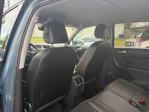 Used 2021 Volkswagen Tiguan SE FWD image 21
