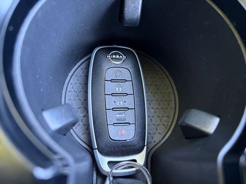 Used 2025 Nissan Rogue SV AWD/4WD image 21