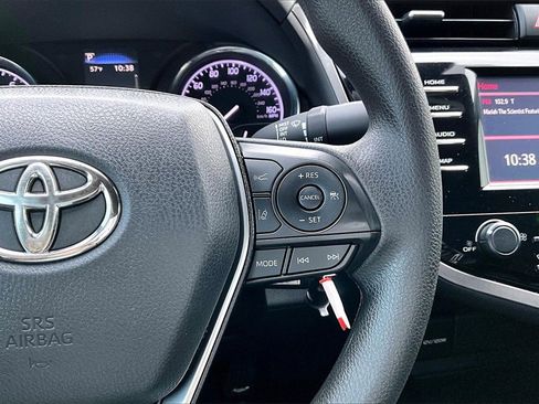 Used 2019 Toyota Camry LE image 25
