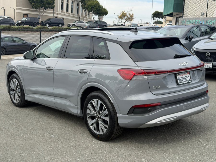 Used 2023 Audi Q4 e-tron Premium w/ Convenience Package RWD image 7
