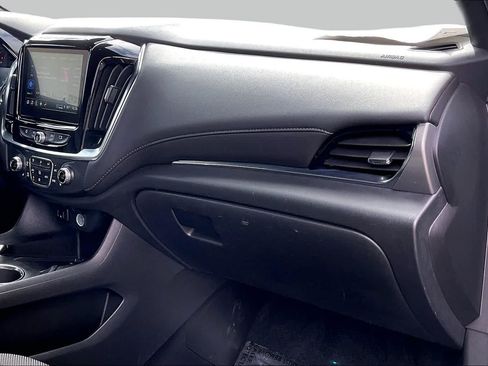 Used 2023 Chevrolet Traverse LT FWD image 16