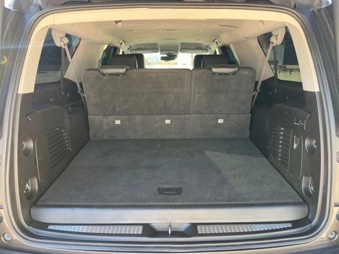 Used 2018 Chevrolet Suburban Premier image 17