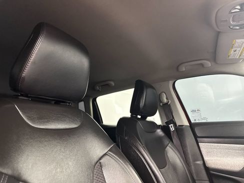 Used 2022 Jeep Compass Latitude FWD image 16