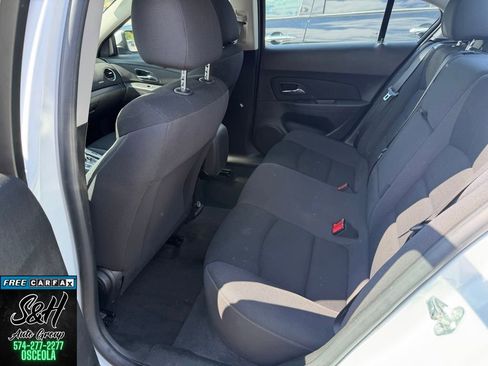 Used 2016 Chevrolet Cruze LT FWD image 5