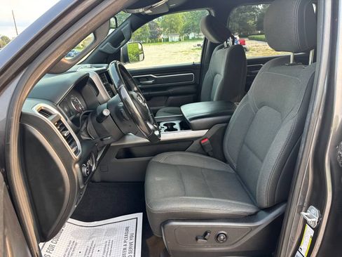 Used 2019 RAM 1500 Big Horn AWD/4WD image 3