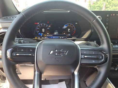 Used 2024 Chevrolet Colorado ZR2 w/ Technology Package AWD/4WD image 21