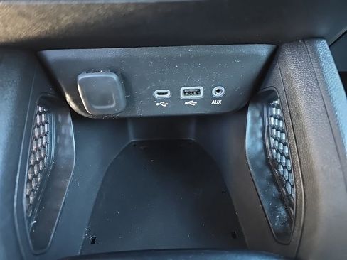 Used 2023 Chevrolet TrailBlazer RS w/ Convenience Package image 14