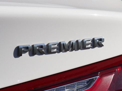 Used 2021 Chevrolet Malibu Premier image 50